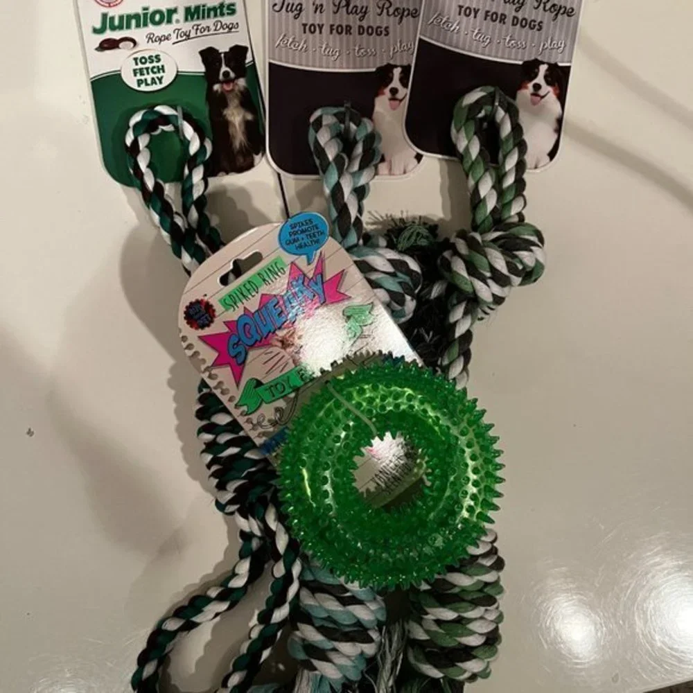 Dog Toys / Rope Toys‎ and Squeaky Toys (four) (new)